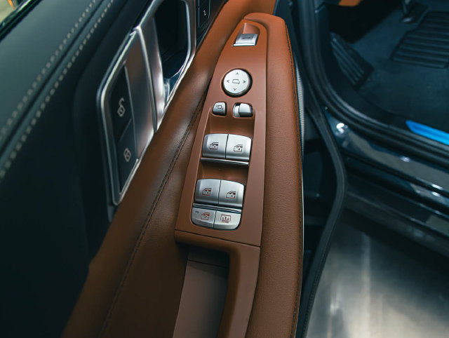 New 2026 BMW ALPINA XB7 AWD/4WD image 14