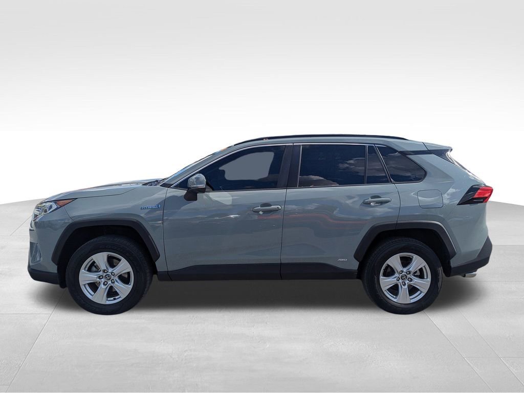 Used 2020 Toyota RAV4 XLE image 4
