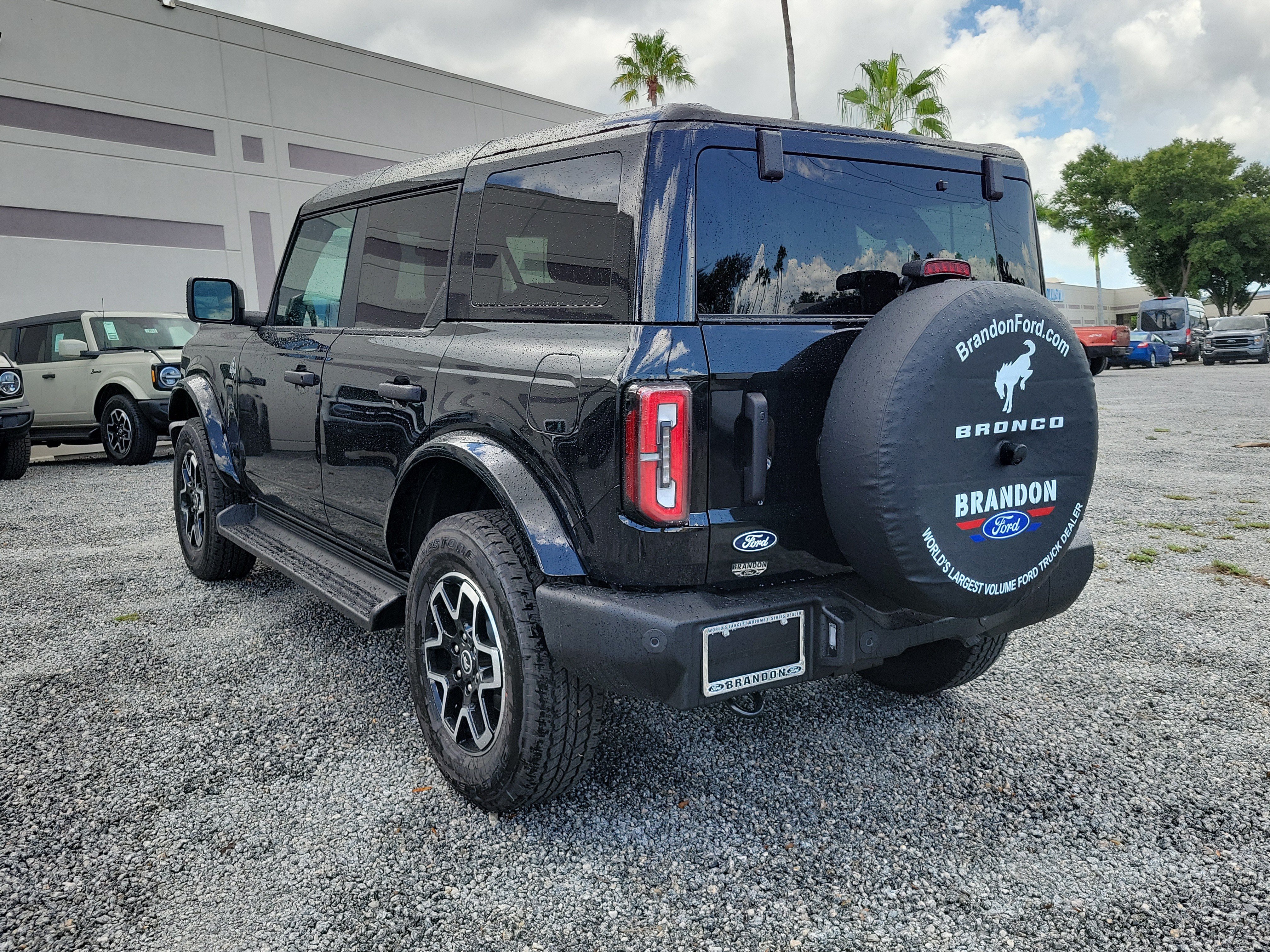 New 2026 Ford Bronco Outer Banks AWD/4WD image 8