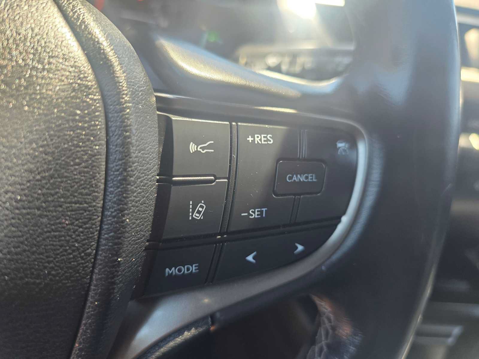 Used 2019 Lexus UX 200 FWD image 32