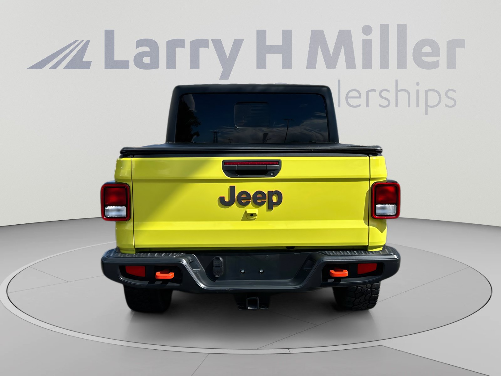 Certified 2023 Jeep Gladiator Mojave w/ Cold Weather Group AWD/4WD image 4