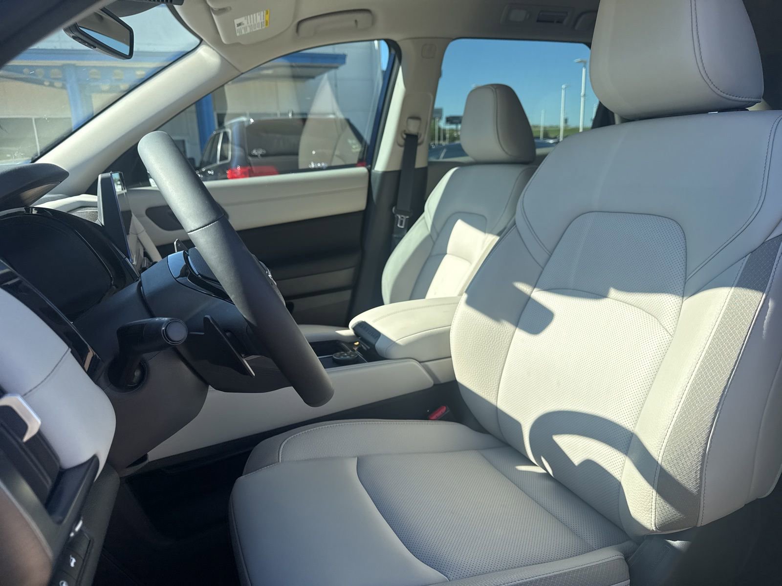 Used 2026 Nissan Pathfinder SL image 9