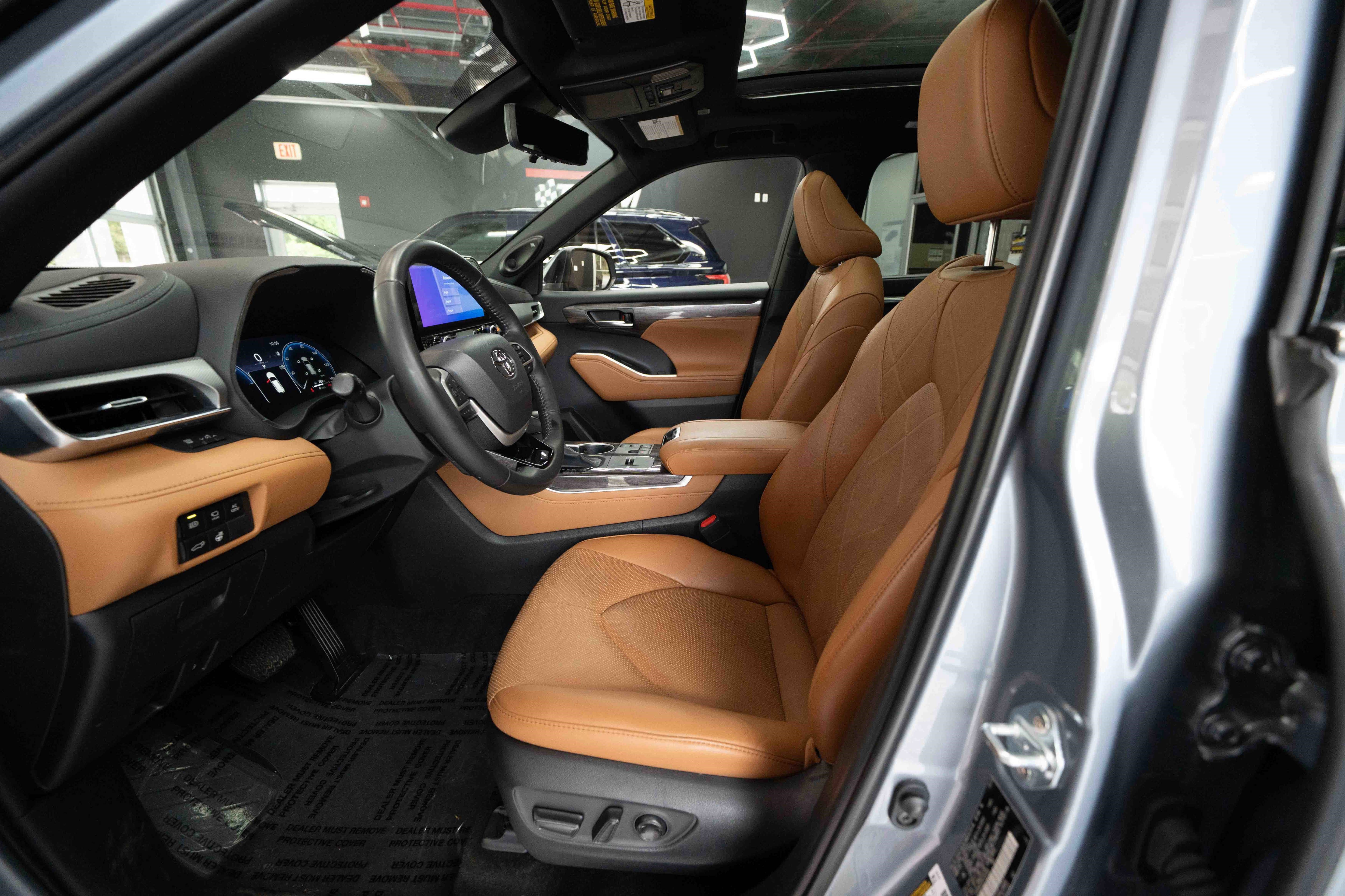 Used 2023 Toyota Highlander Platinum AWD/4WD image 9