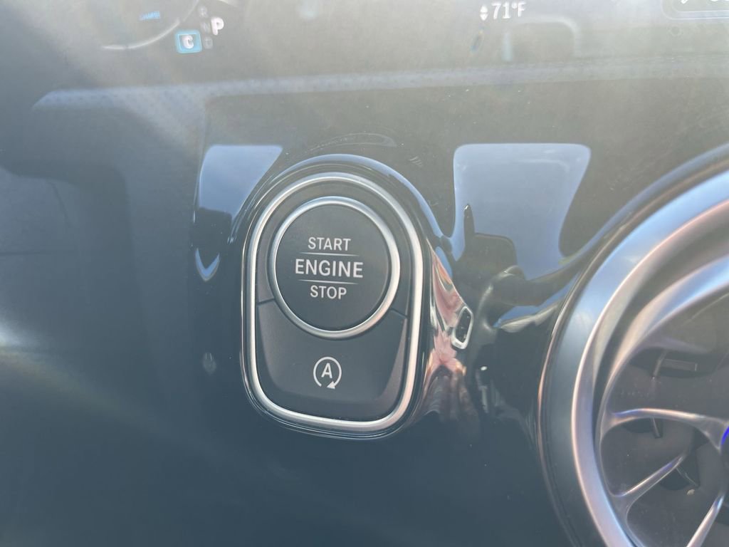 Used 2025 Mercedes-Benz CLA 250 4MATIC image 23