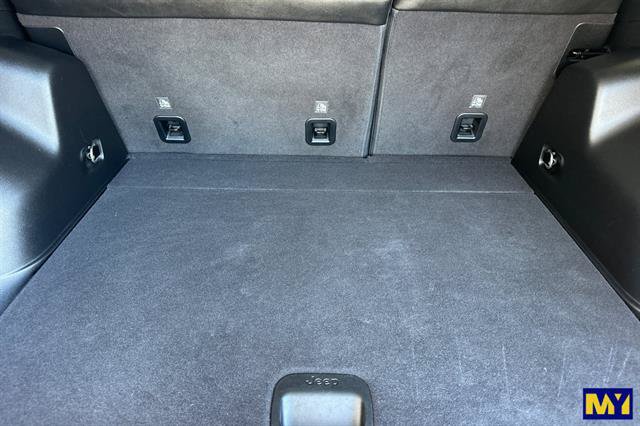 Used 2021 Jeep Cherokee Latitude Lux FWD image 18