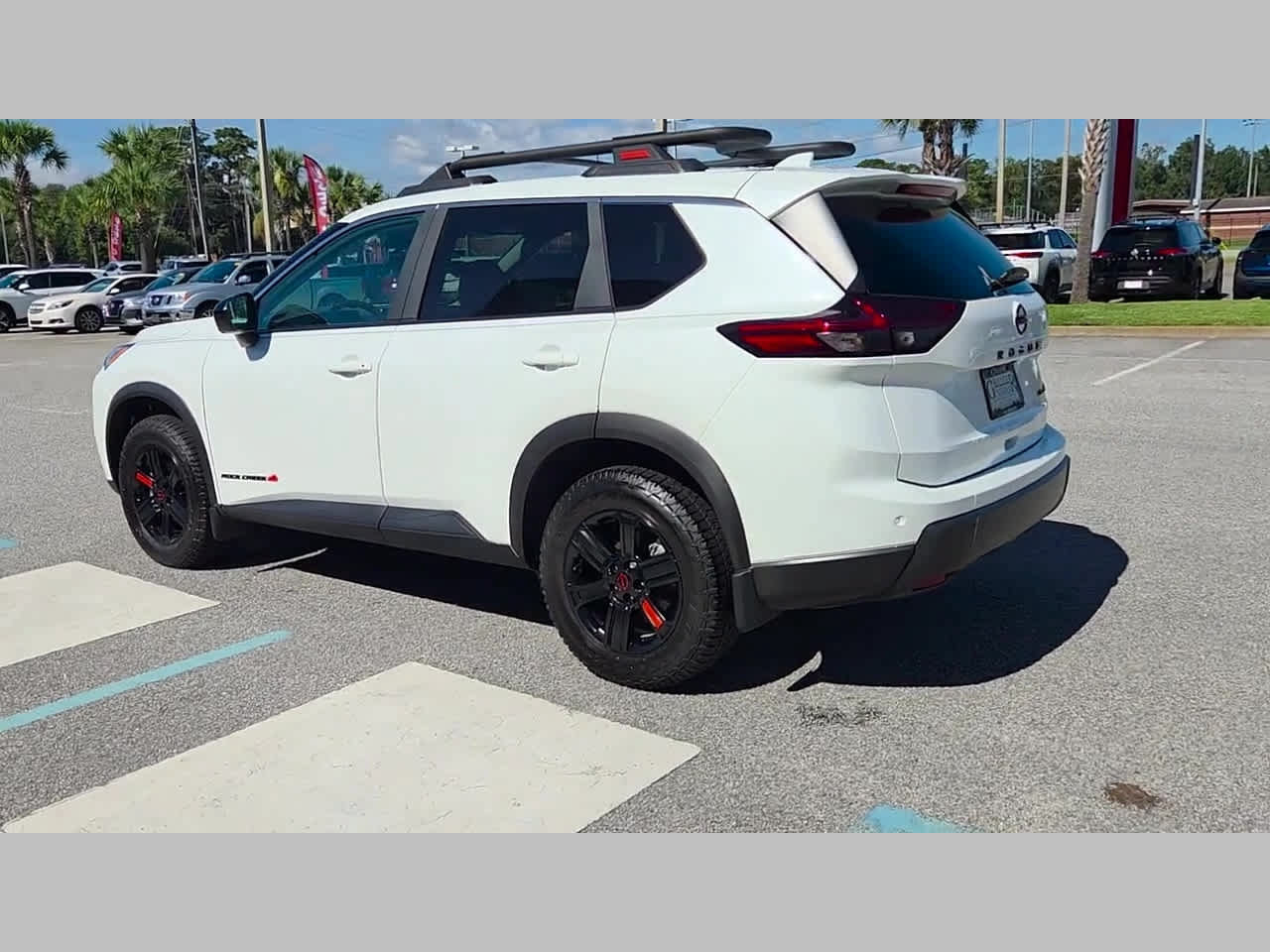 Used 2025 Nissan Rogue SV AWD/4WD image 28