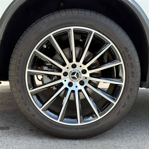 Used 2023 Mercedes-Benz GLC 300 4MATIC Coupe image 25