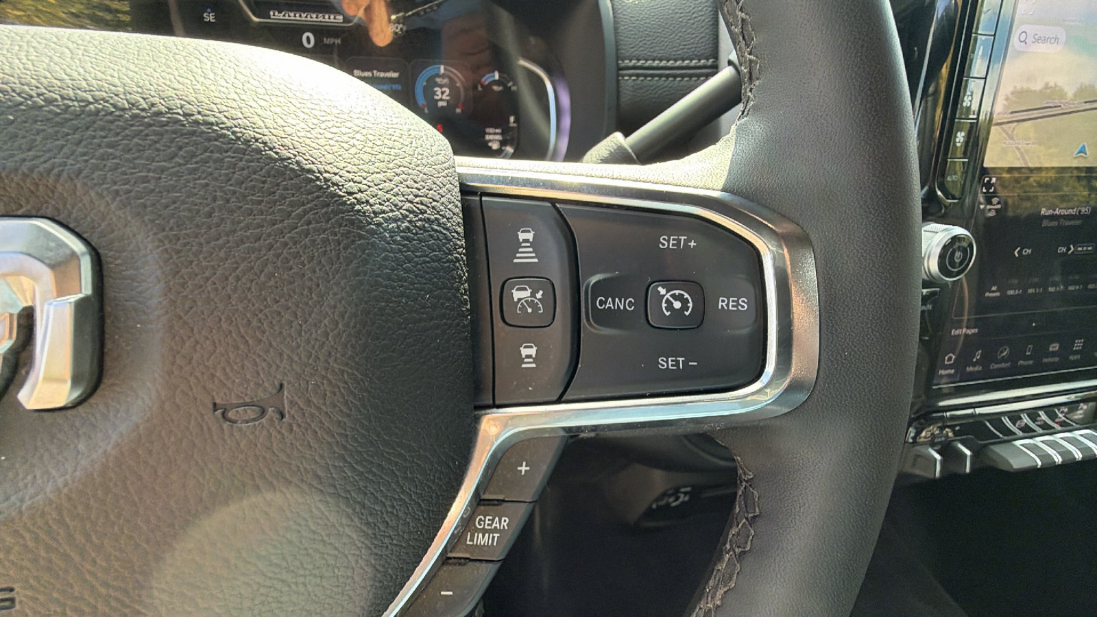Used 2026 RAM 2500 Laramie AWD/4WD image 28