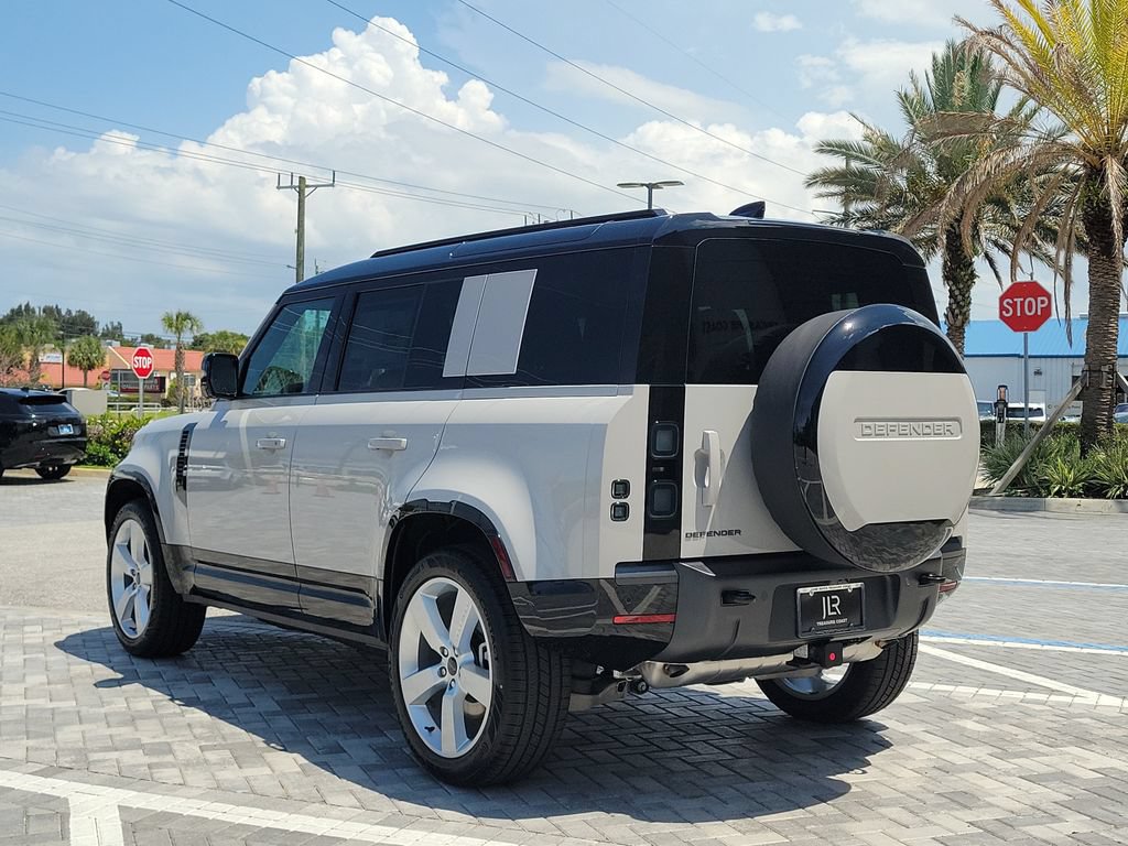New 2026 Land Rover Defender 110 X-Dynamic SE AWD/4WD image 3