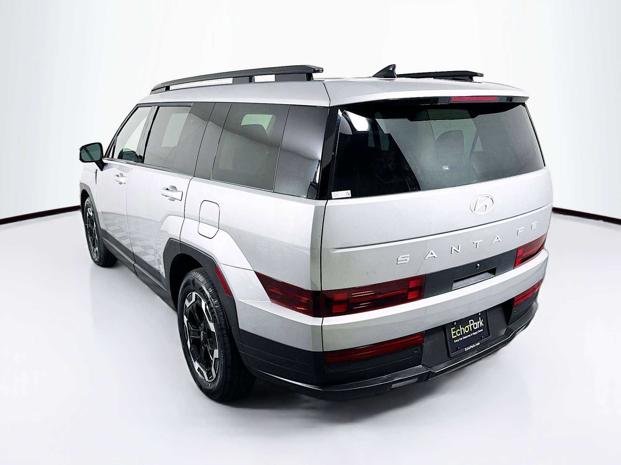 Used 2025 Hyundai Santa Fe SEL FWD image 5