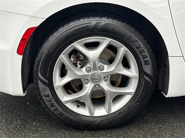 Used 2019 Chrysler Pacifica Limited image 11