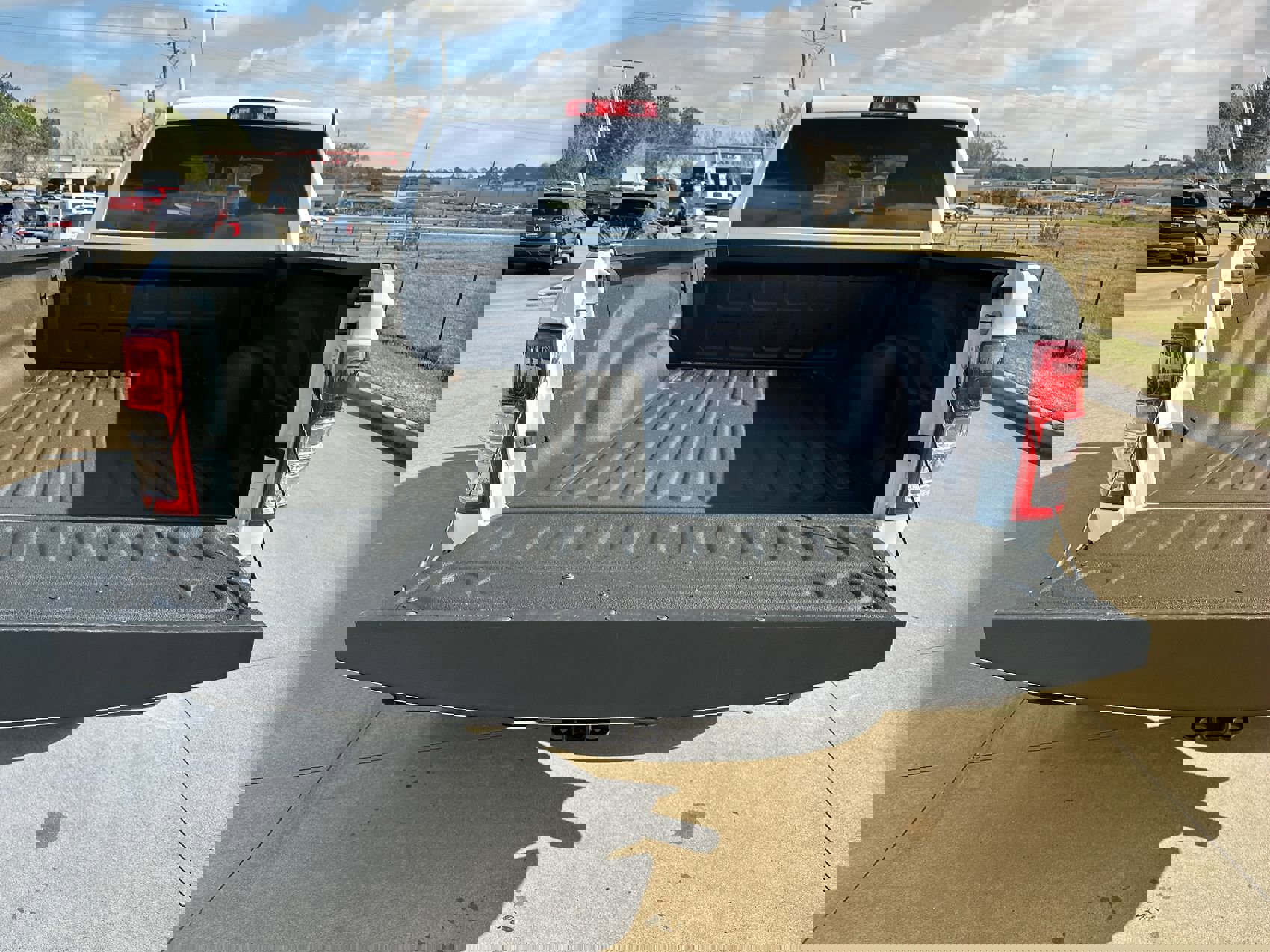 Used 2024 RAM 2500 Tradesman w/ Chrome Appearance Group image 21