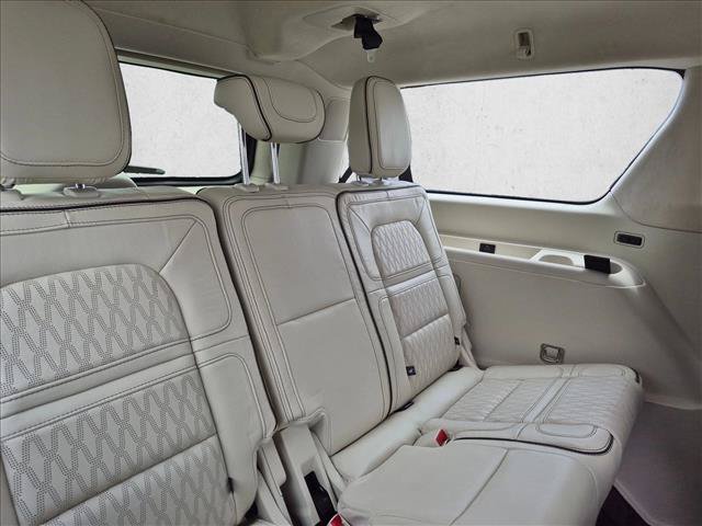 Used 2024 Lincoln Navigator L Black Label AWD/4WD image 14