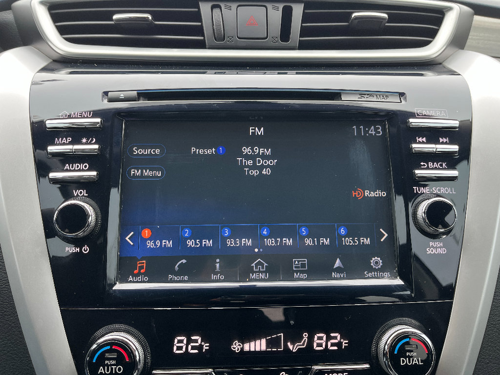 Used 2017 Nissan Murano SV image 22