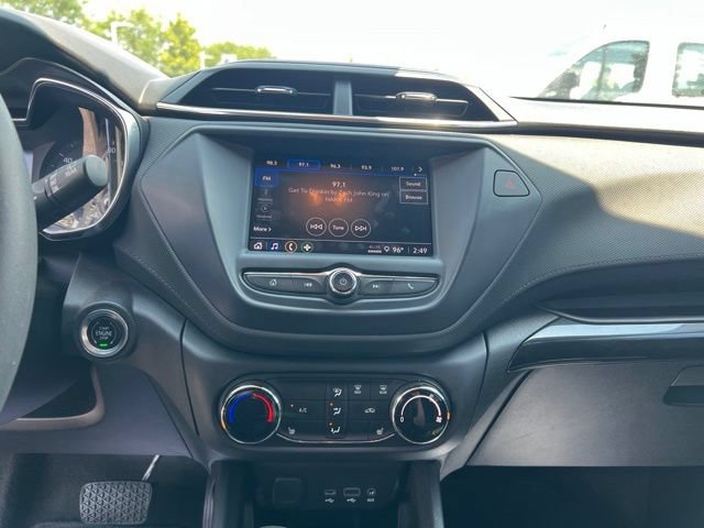 Used 2022 Chevrolet TrailBlazer LT w/ LPO, Blackout Package FWD image 16
