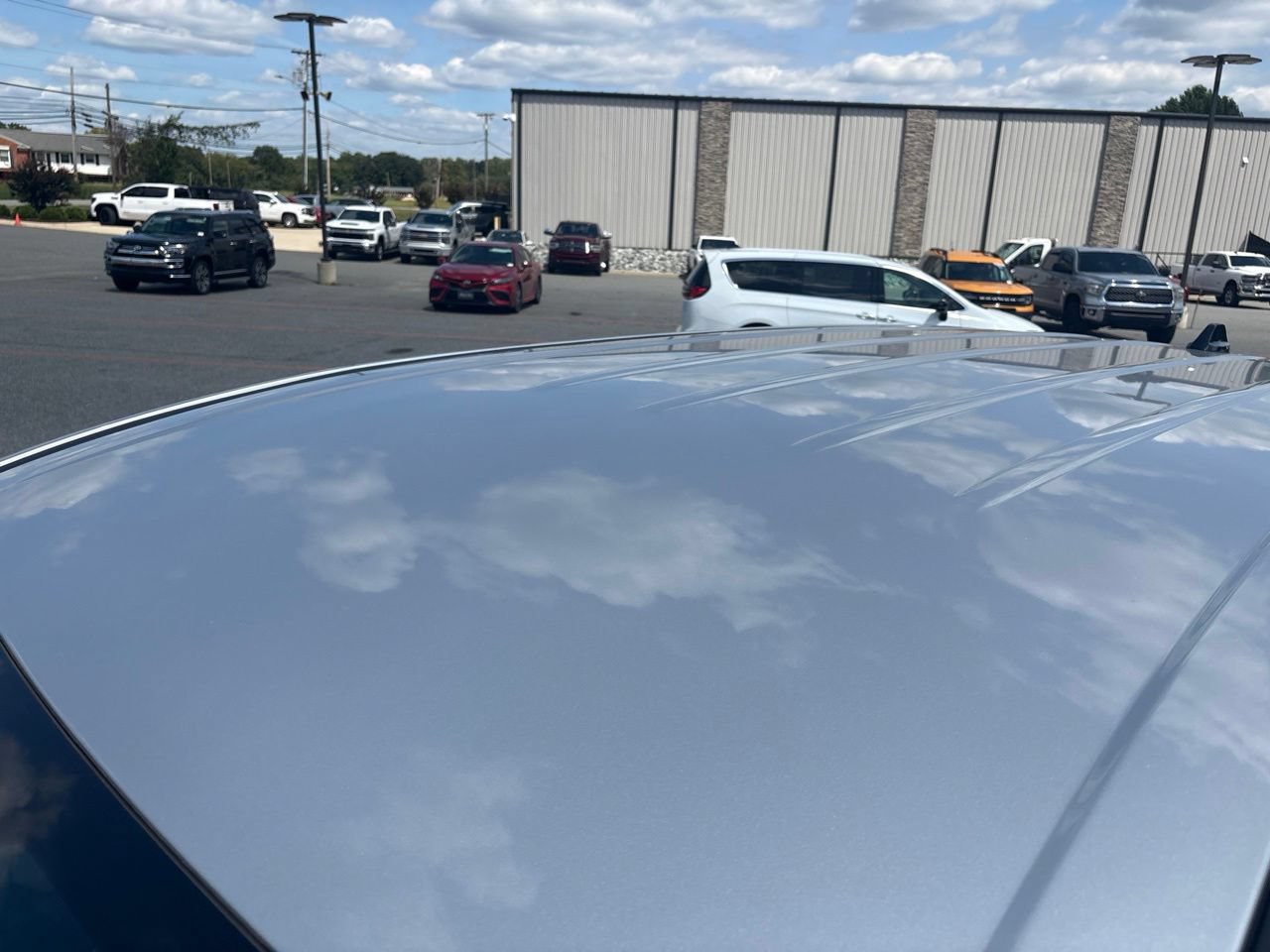 Used 2024 Chrysler Pacifica Touring-L FWD image 11