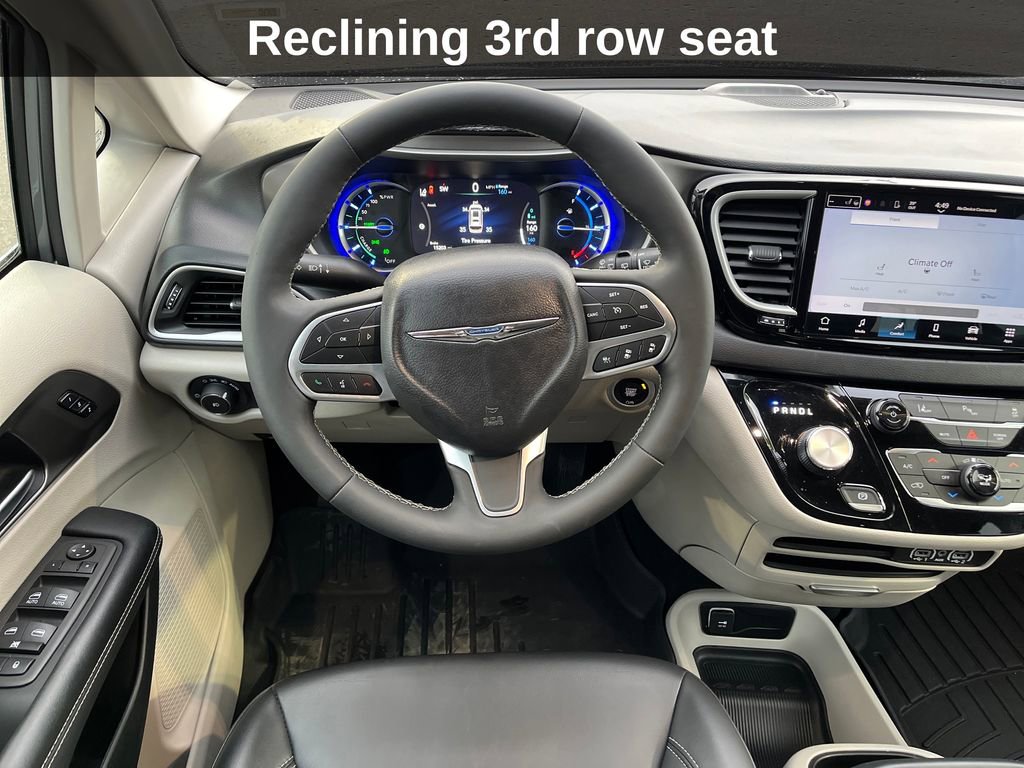 Used 2023 Chrysler Pacifica Touring-L image 19
