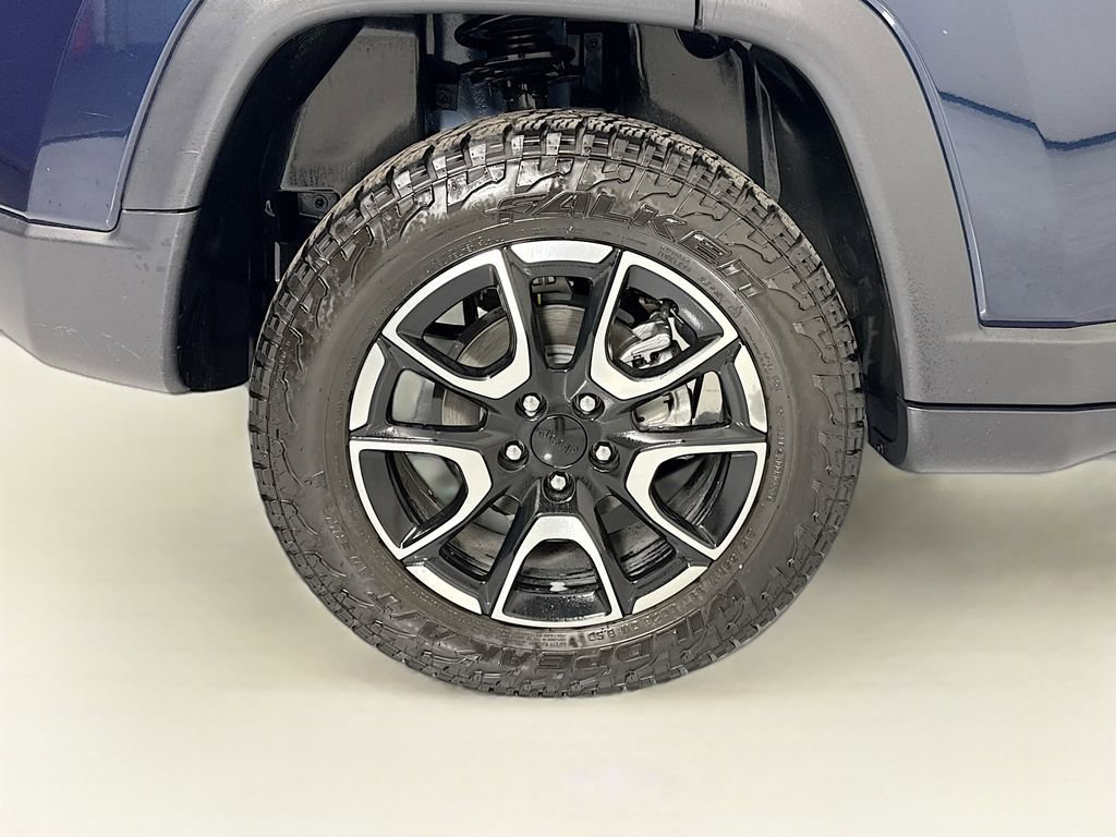 Used 2024 Jeep Compass Trailhawk AWD/4WD image 33