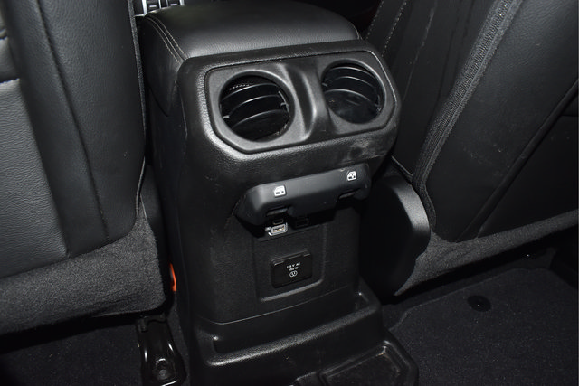 Used 2023 Jeep Wrangler Unlimited Sahara AWD/4WD image 22
