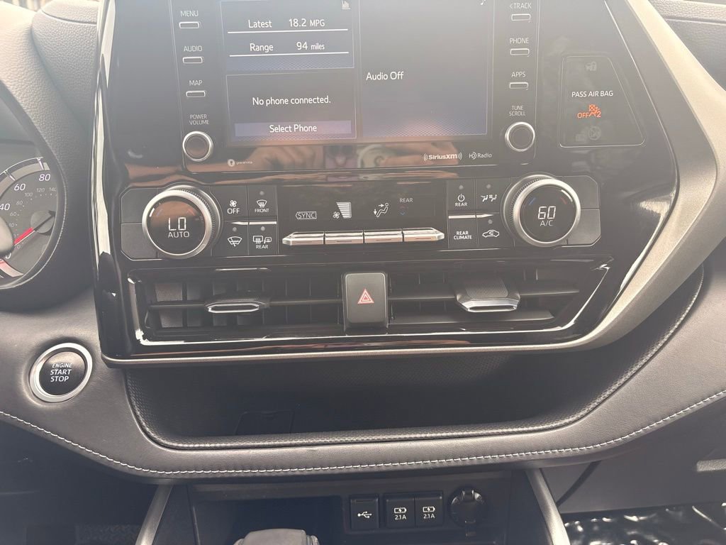 Used 2021 Toyota Highlander LE image 39