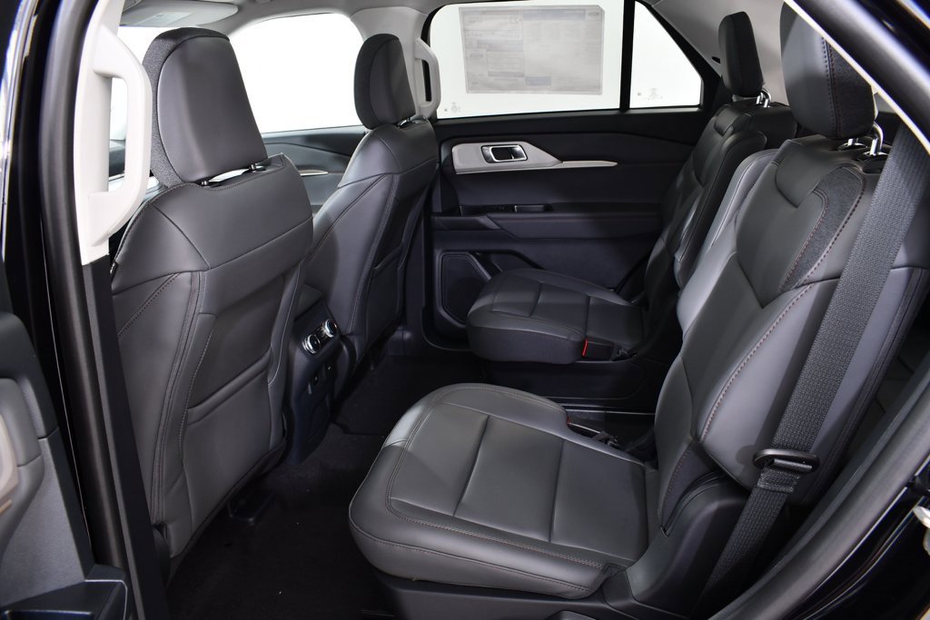 New 2025 Ford Explorer Active w/ Active Comfort Package image 16