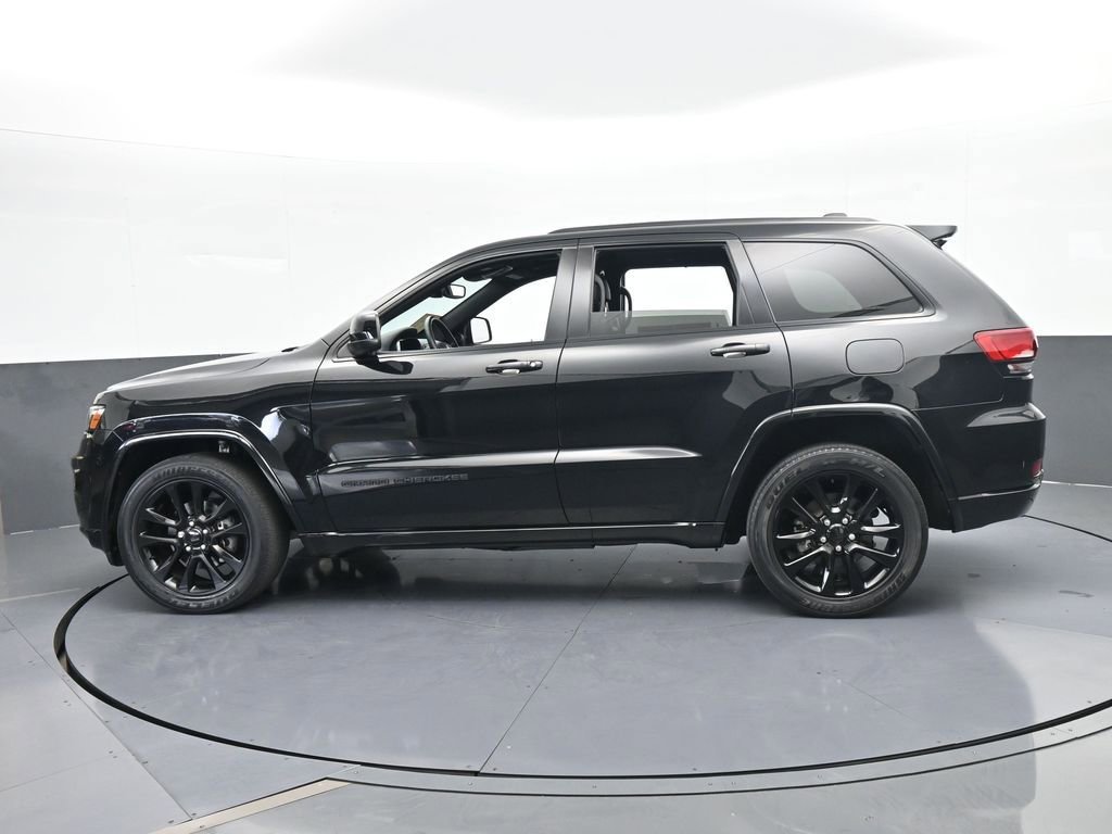 Used 2020 Jeep Grand Cherokee Altitude image 3
