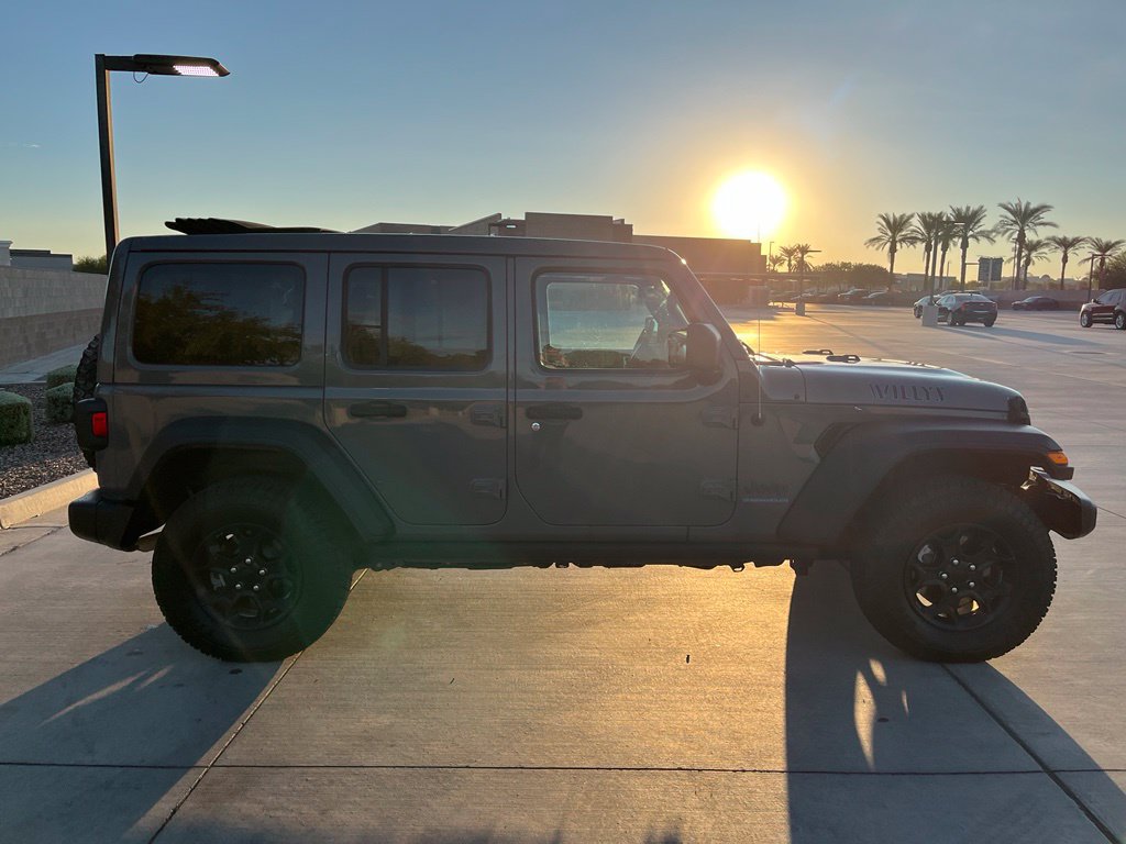 Used 2023 Jeep Wrangler Unlimited w/ Sun & Screen Package AWD/4WD image 7