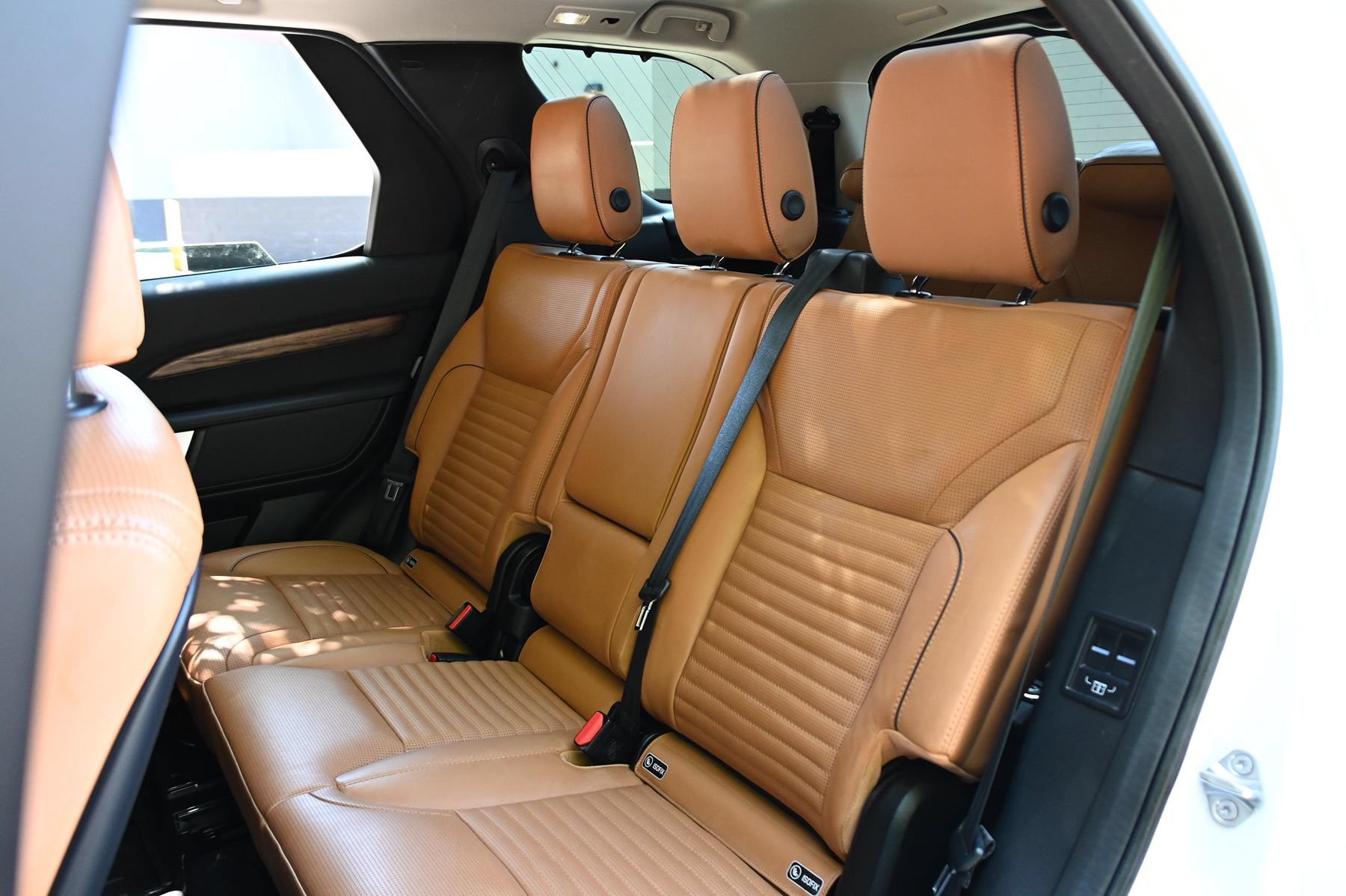Used 2019 Land Rover Discovery HSE AWD/4WD image 22