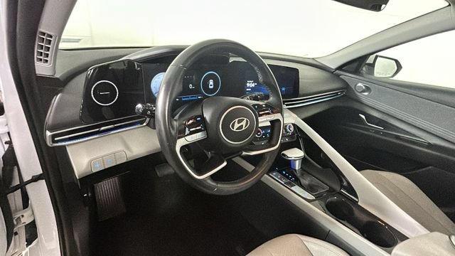 Used 2024 Hyundai Elantra Limited FWD image 14
