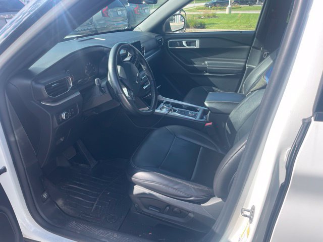 Used 2020 Ford Explorer XLT w/ Equipment Group 202A AWD/4WD image 5