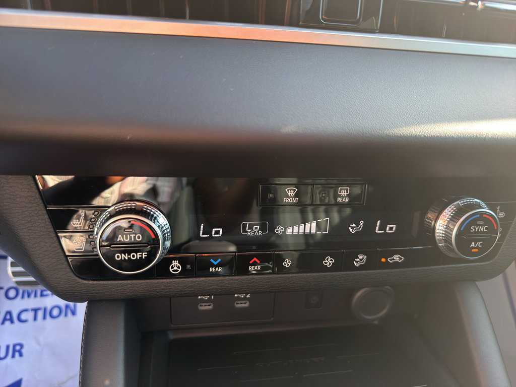 New 2026 Mitsubishi Outlander SEL FWD image 17