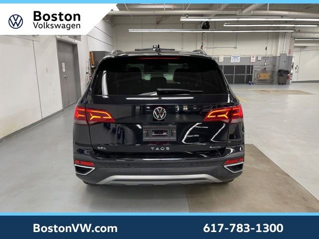 Used 2023 Volkswagen Taos SEL image 3