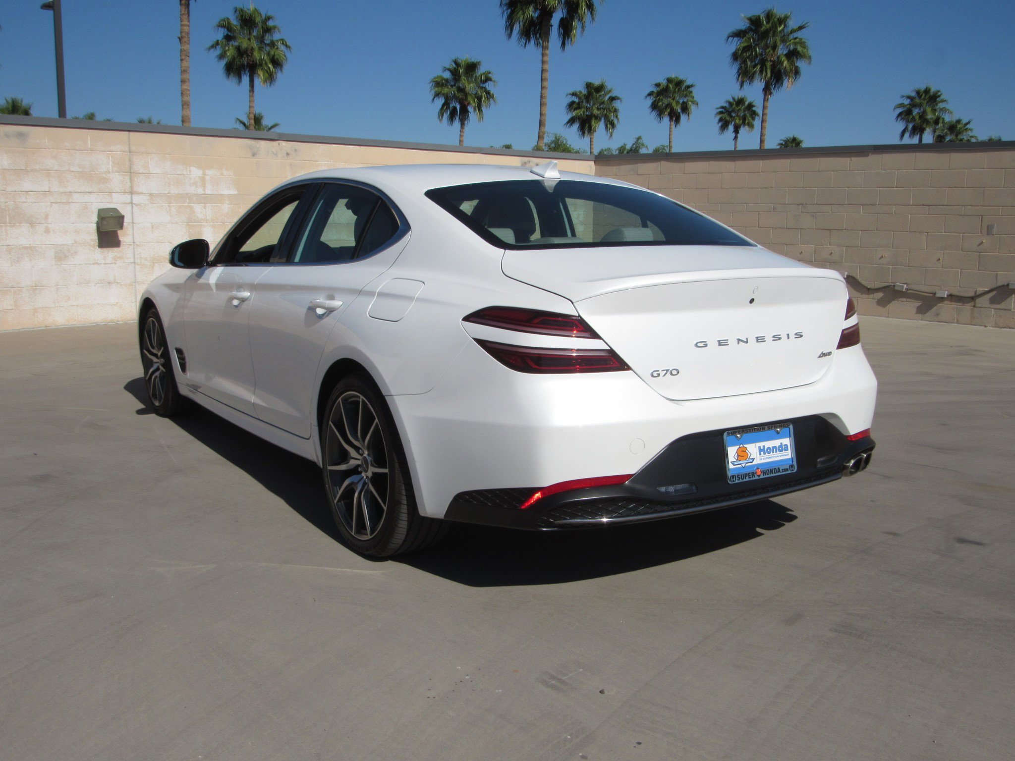 Used 2023 Genesis G70 2.0T image 6
