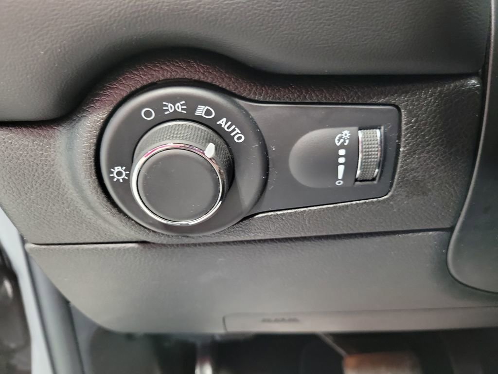 Used 2024 Dodge Durango GT image 32