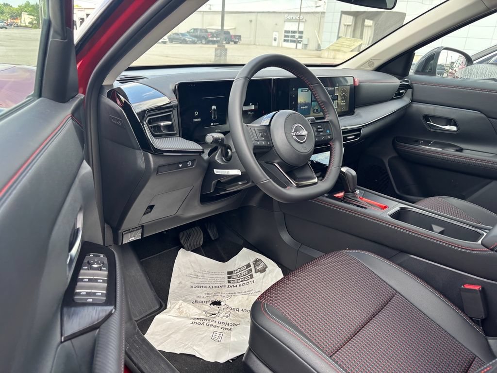 New 2025 Nissan Kicks SR FWD image 6