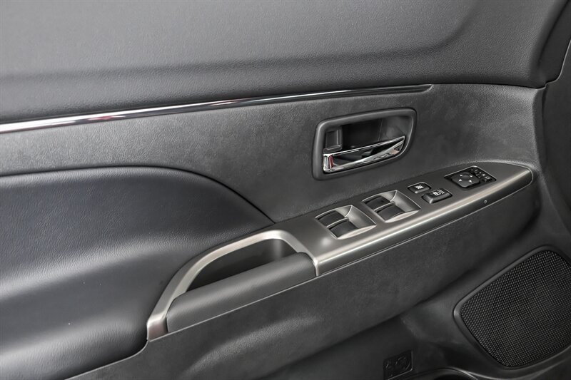 New 2027 Mitsubishi Outlander Sport SEL AWD/4WD image 15