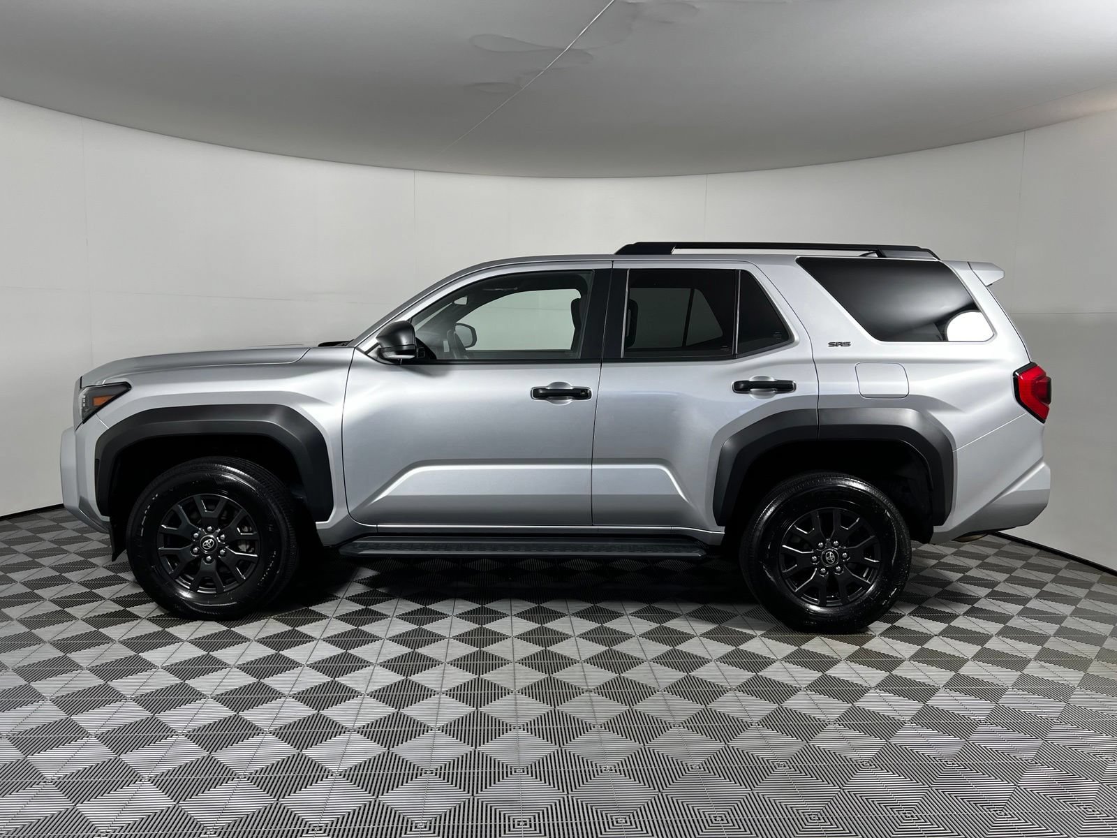 Certified 2025 Toyota 4Runner SR5 AWD/4WD image 8