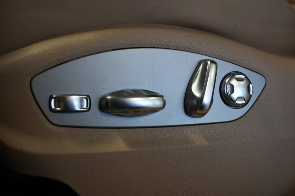 New 2026 Porsche Macan AWD/4WD image 33