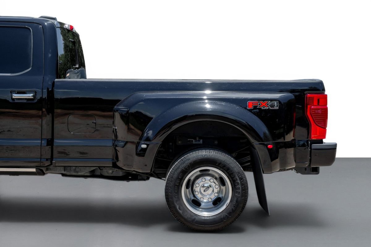 Used 2022 Ford F350 Platinum w/ FX4 Off-Road Package AWD/4WD image 11
