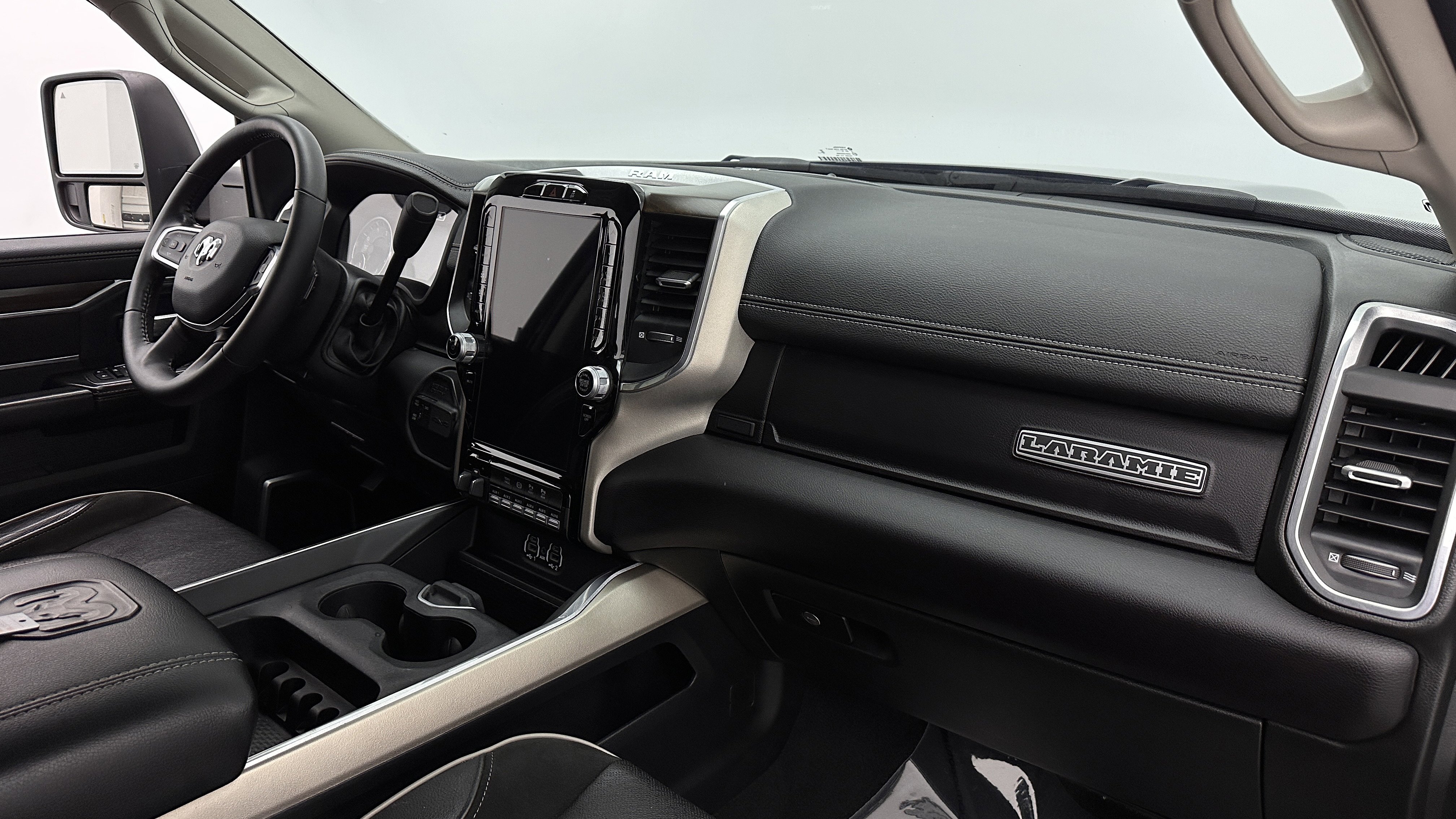 Used 2024 RAM 3500 Laramie w/ Towing Technology Group image 39