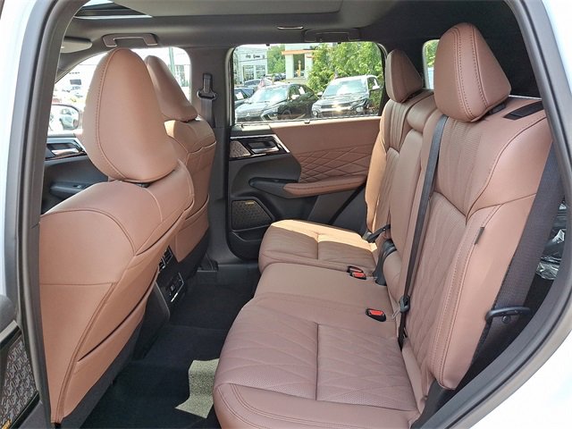 New 2025 Mitsubishi Outlander SEL image 5