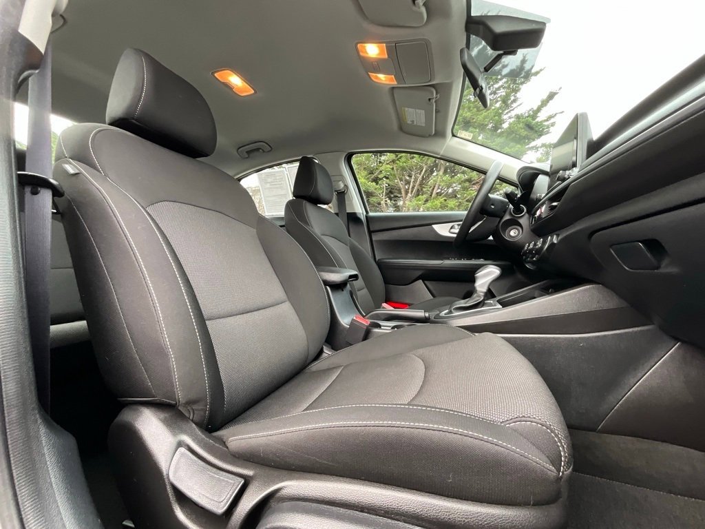 Used 2023 Kia Forte LXS w/ LXS Technology Package image 12