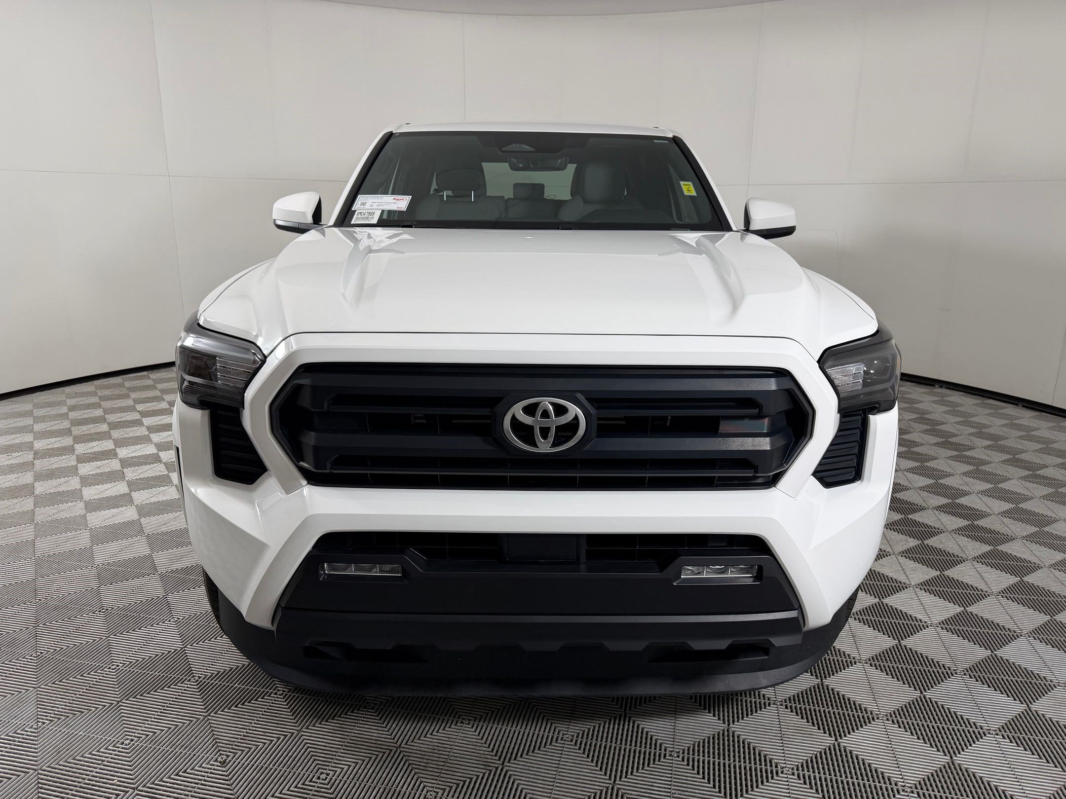 Used 2024 Toyota Tacoma SR5 AWD/4WD image 6