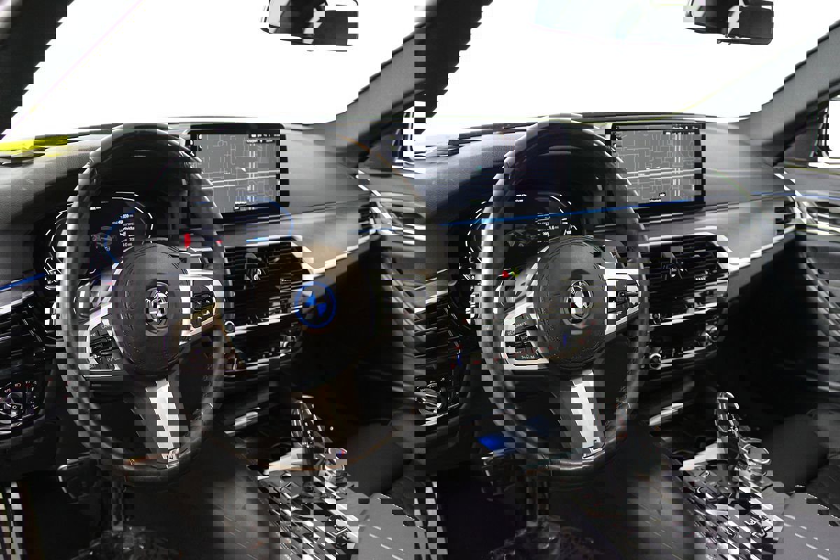 Used 2023 BMW 530e w/ M Sport Package image 8