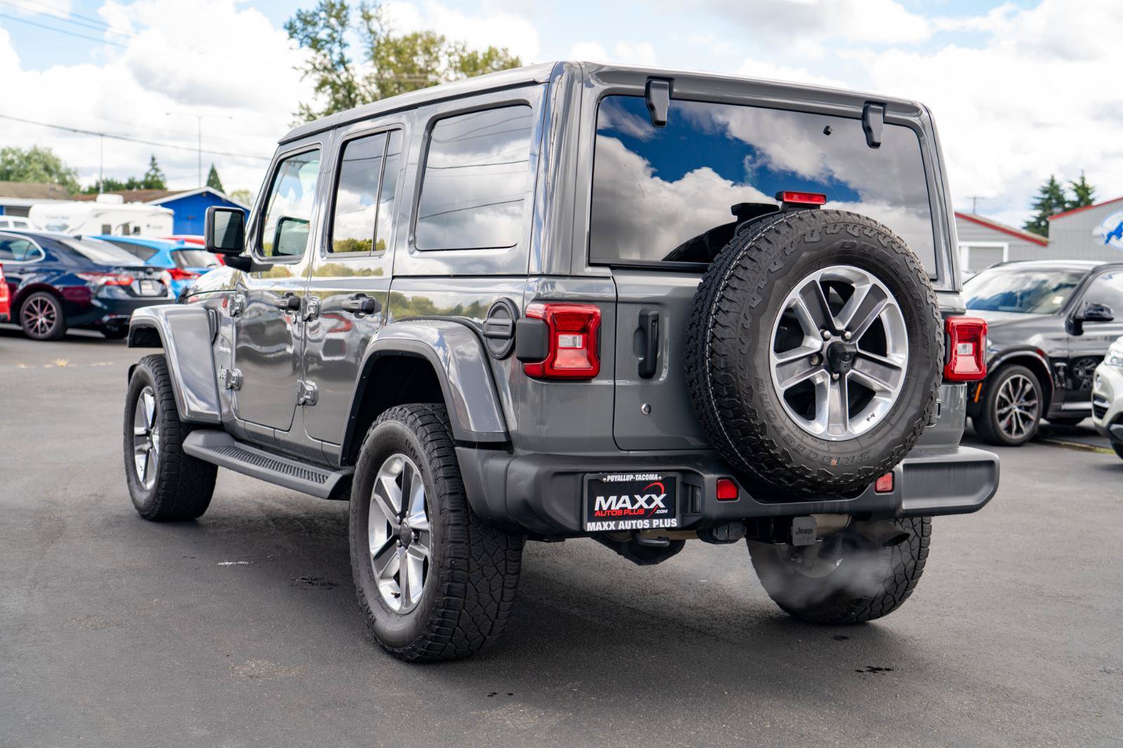 Used 2020 Jeep Wrangler Unlimited Sahara AWD/4WD image 12