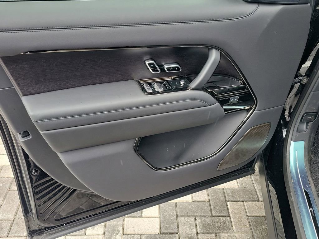New 2026 Land Rover Range Rover Long Wheel Base SV image 23