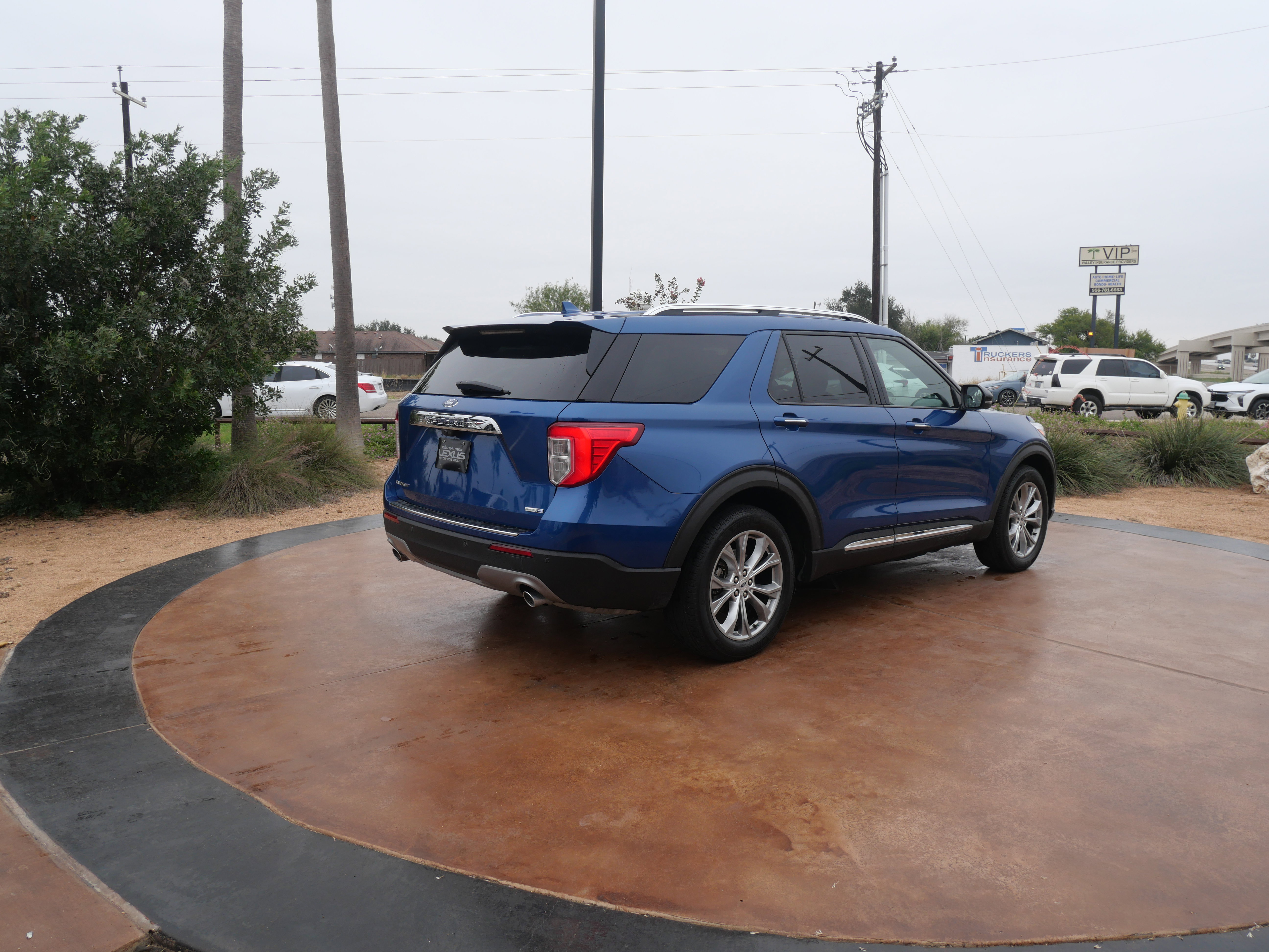 Used 2020 Ford Explorer Limited image 2