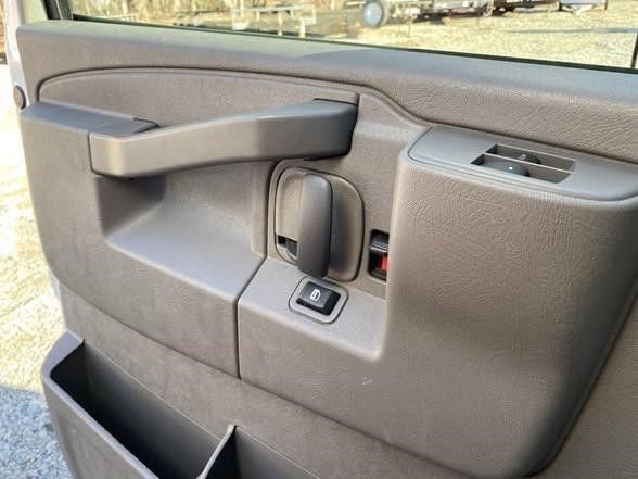 Used 2024 Chevrolet Express 3500 w/ Power Convenience Package image 10
