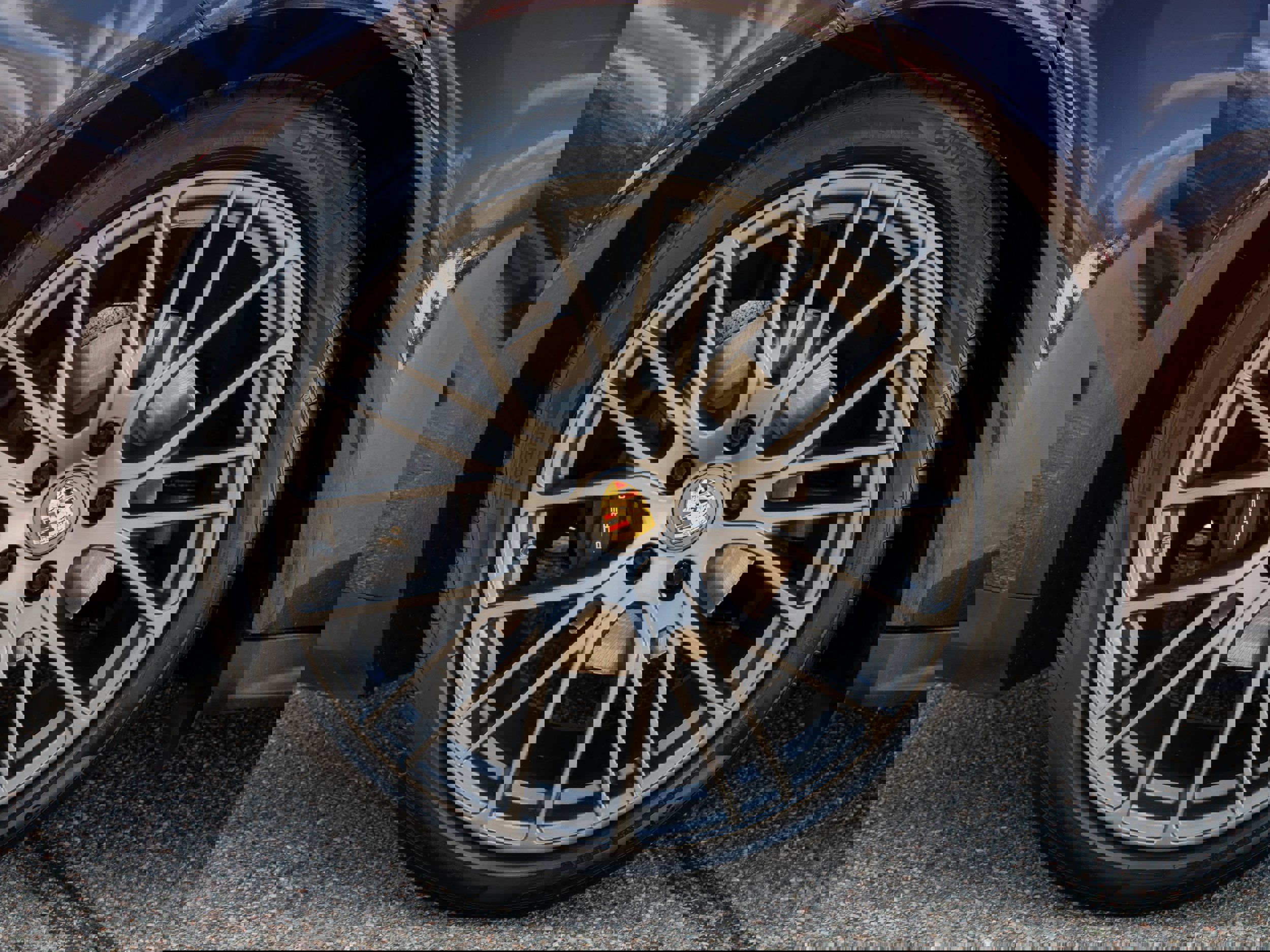 Certified 2023 Porsche Panamera 4 Platinum Edition image 17