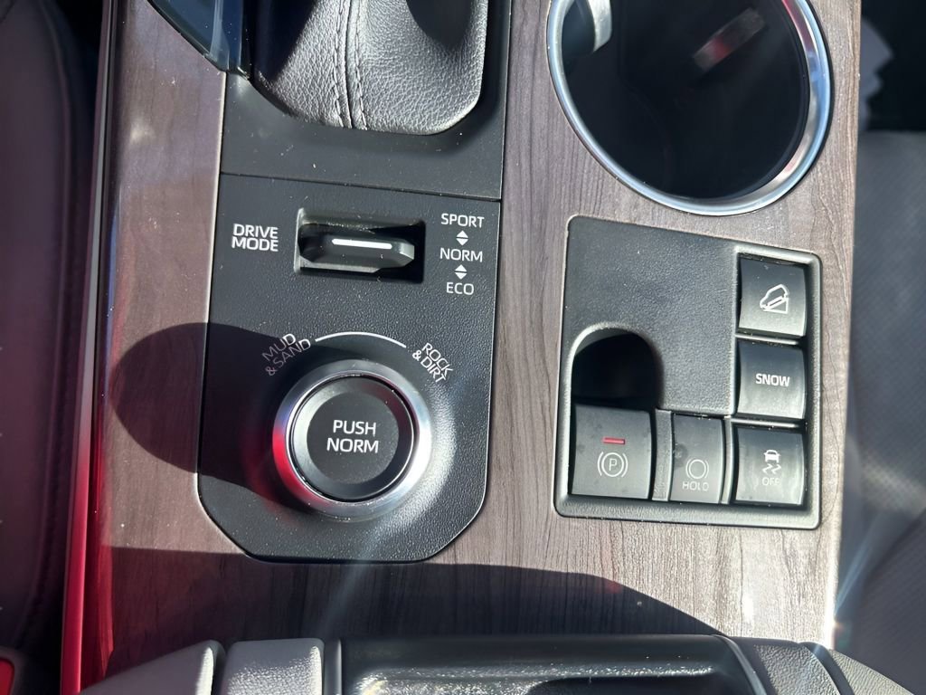 Used 2023 Toyota Highlander Limited image 26